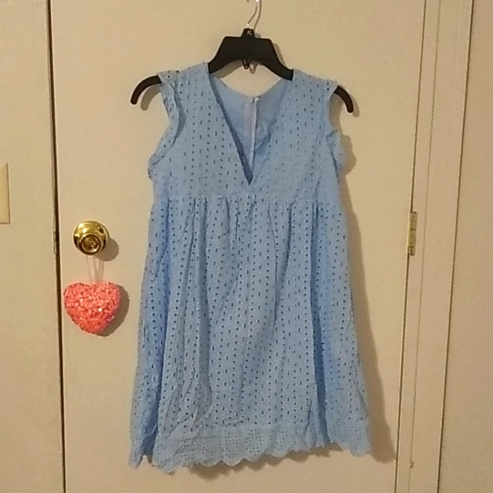 V neck dress